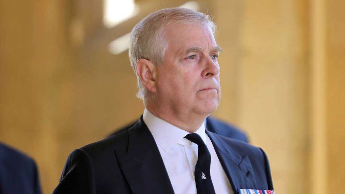 القصر الملكي يراقب انتقال الأمير أندرو إلى "منزل خاص"