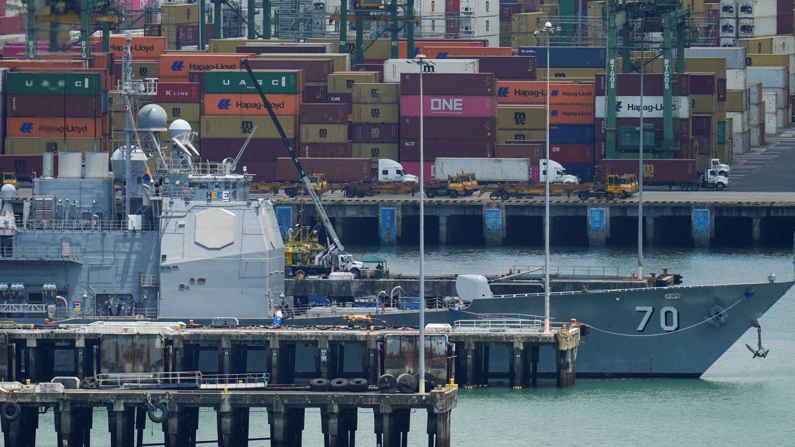 "واشنطن بوست": الحشد الأمريكي الواسع في الكاريبي ينذر بأول ضربة ضد فنزويلا