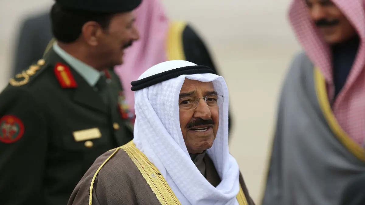 أمير الكويت يحذر من "واقع مرير" وتداعيات خطيرة في المنطقة