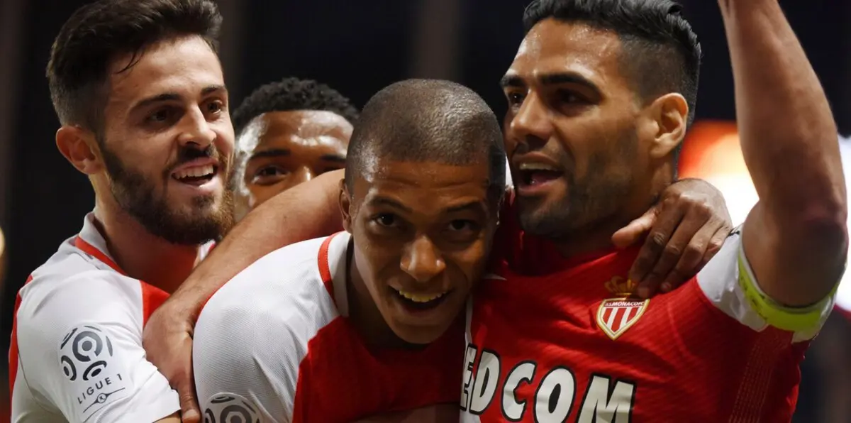 موناكو يسقط سان إيتيان بثنائية ويتوج بلقب الدوري الفرنسي رسميًا