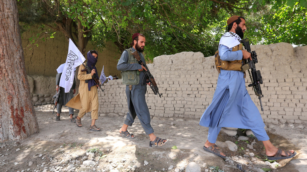 صحيفة: روسيا قدمت مكافآت لمسلحين أفغان لقتل جنود أمريكيين