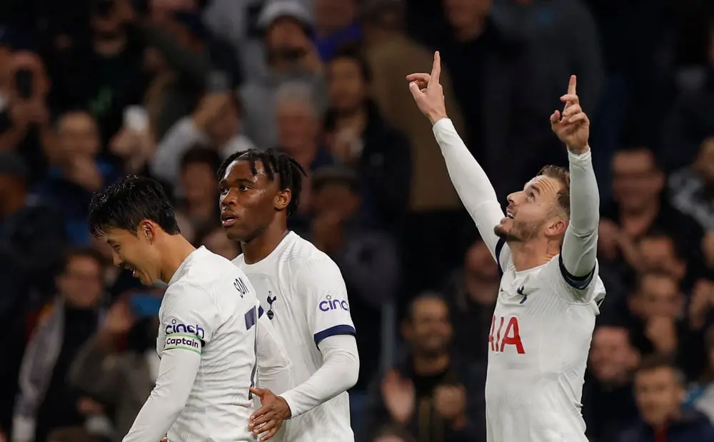 ترتيب الدوري الإنجليزي.. توتنهام يحافظ على الصدارة بثنائية في شباك فولهام