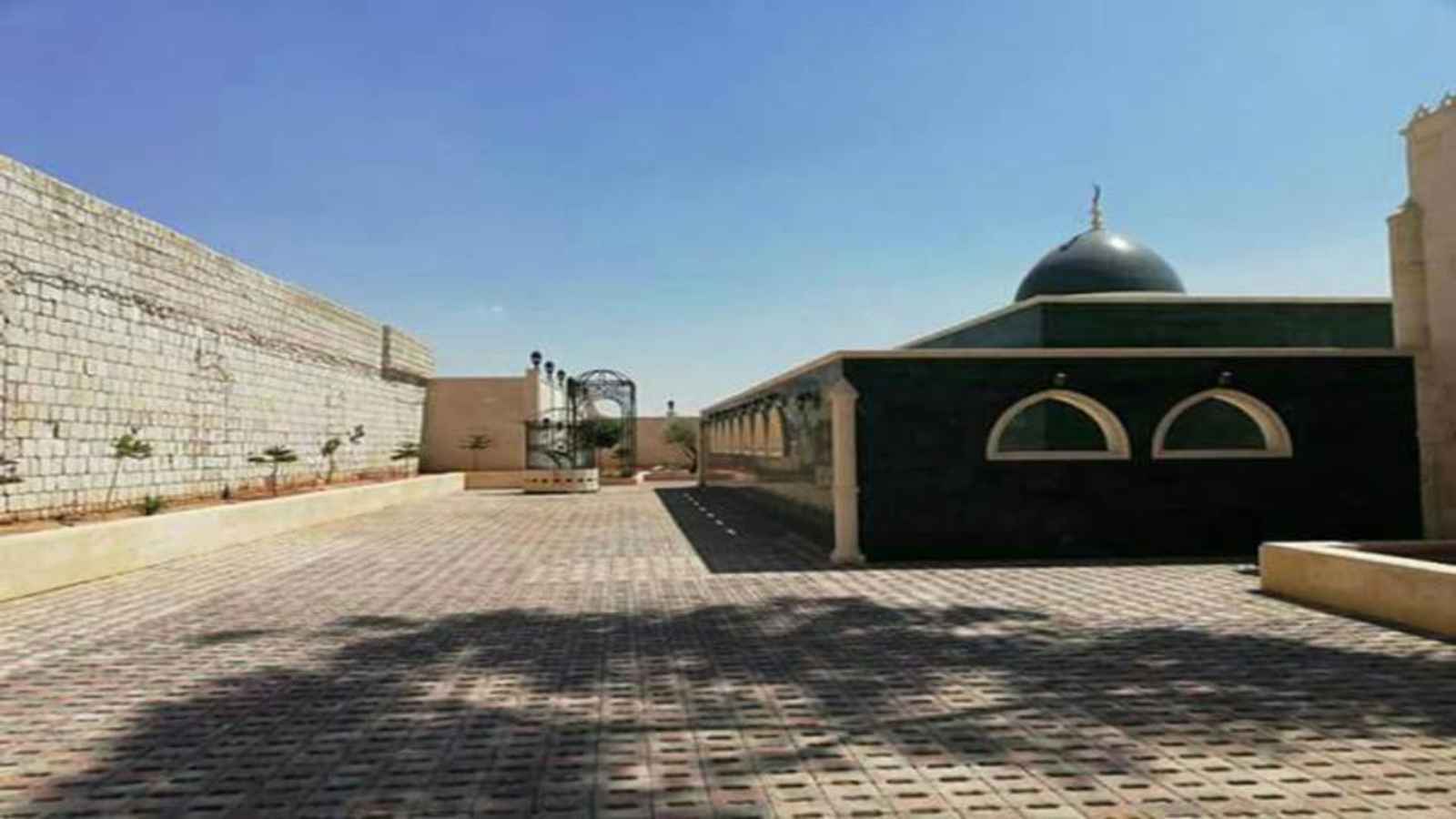 من هو أبو عبدالله الخصيبي الذي اشتعل الساحل السوري بسببه؟