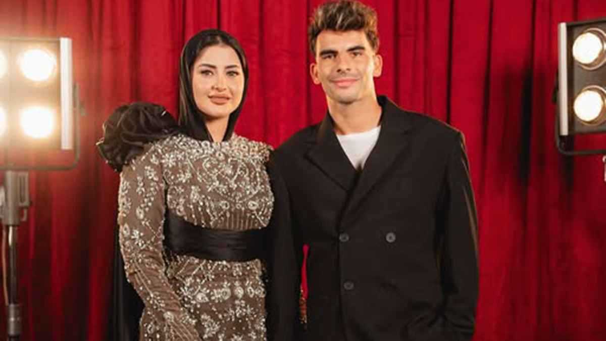 بعد هجوم جماهير الزمالك.. زيزو يفاجئ الجميع بصورة مثيرة برفقة زوجته (شاهد)