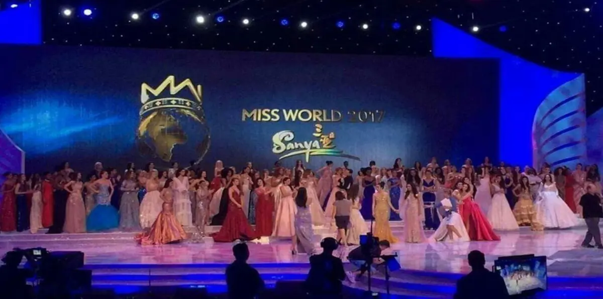 بالصور.. طالبة طب هندية تتوج بلقب ملكة جمال العالم 2017‎