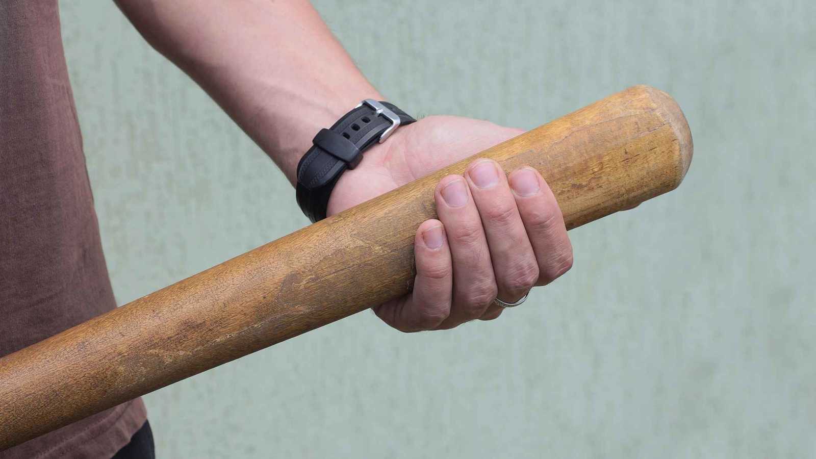 مشاجرة جماعية عنيفة.. لحظات مخيفة في أحد أشهر أسواق تركيا (فيديو)