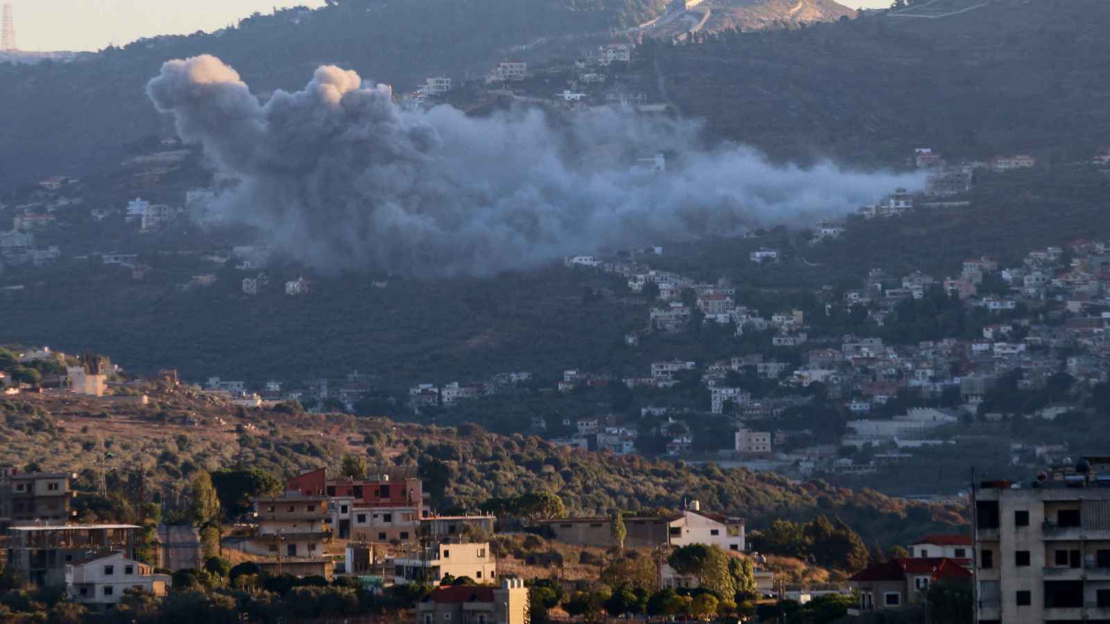 حرب لبنان تقتل 4 تايلانديين في قصف بالقرب من الحدود الإسرائيلية