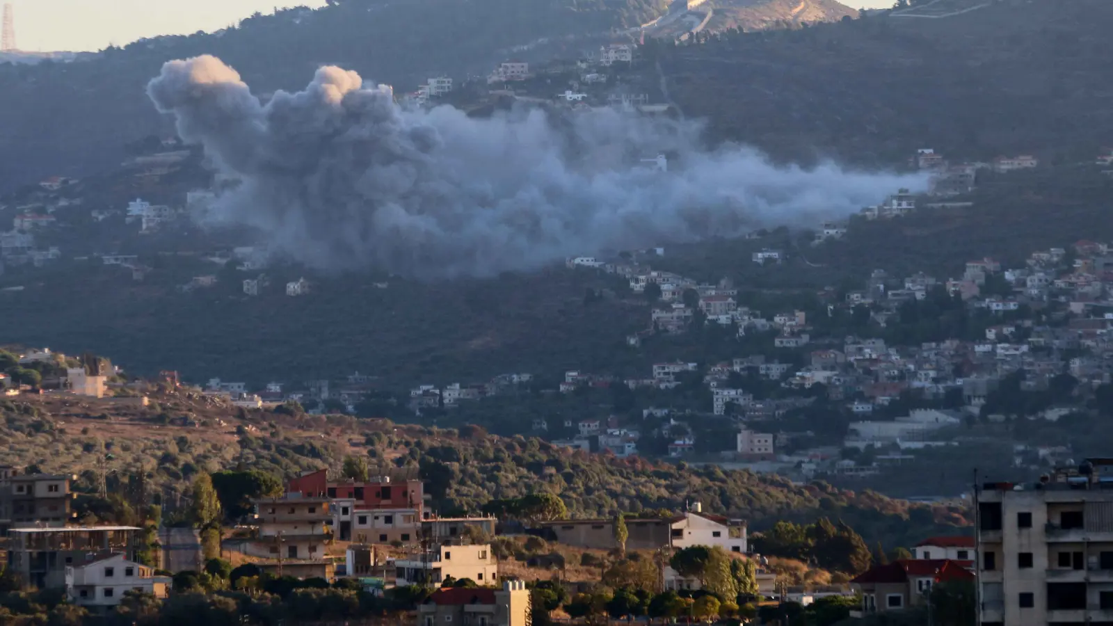 حرب لبنان تقتل 4 تايلانديين في قصف بالقرب من الحدود الإسرائيلية