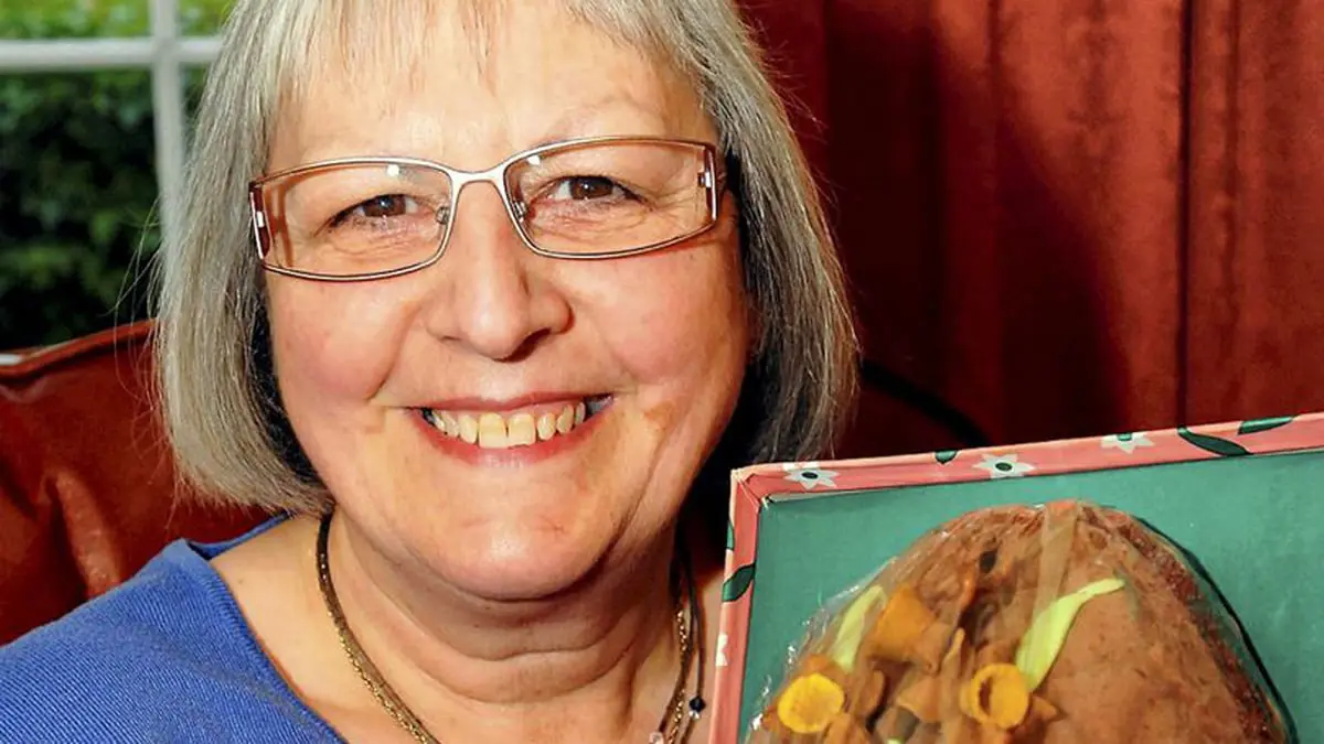 بريطانية تحتفظ ببيضة عيد الفصح منذ أكثر من 60 عاما (صور)