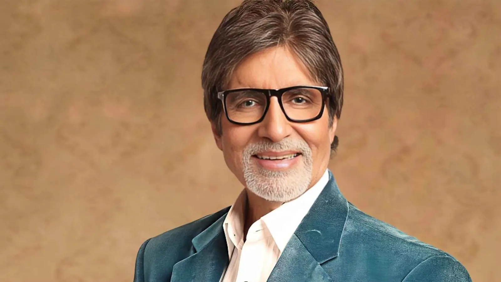 تجمع جماهيري ضخم أمام منزل باتشان والشرطة تتدخل.. ما القصة؟ (فيديو)