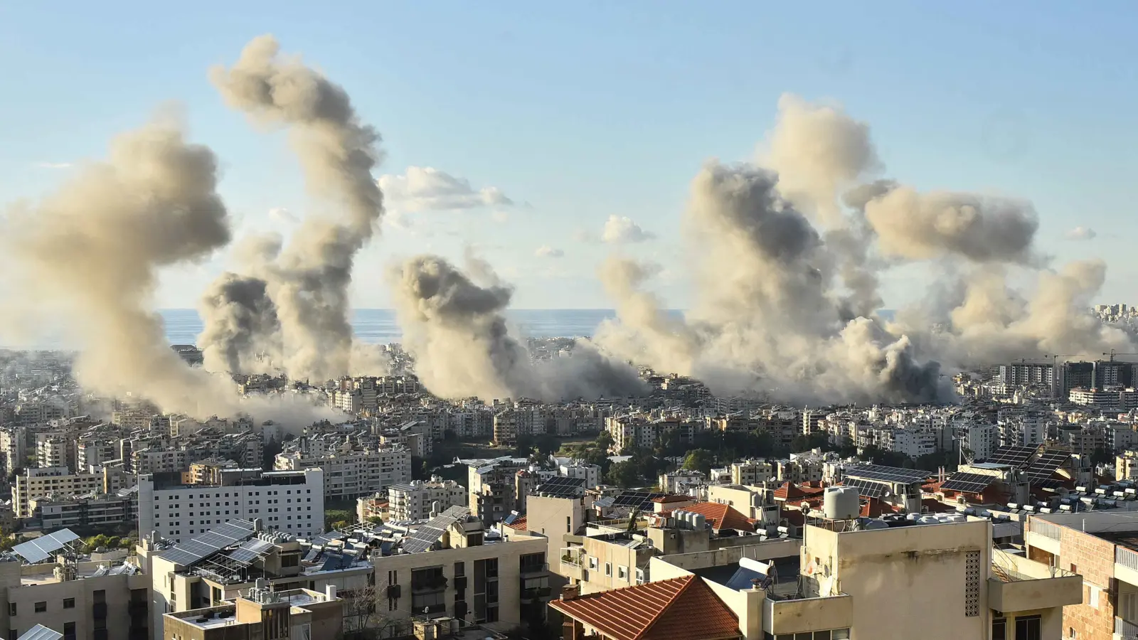 إسرائيل تقرر مواصلة الهجمات ضد "حزب الله"