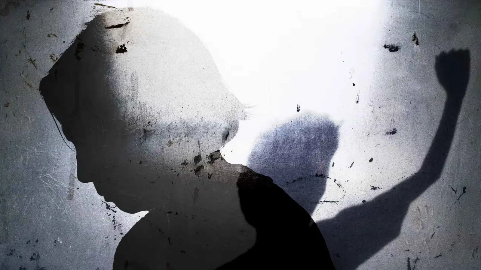 خوفاً من عقاب والده.. نهاية "مأساوية" لطفل أزهري في مصر