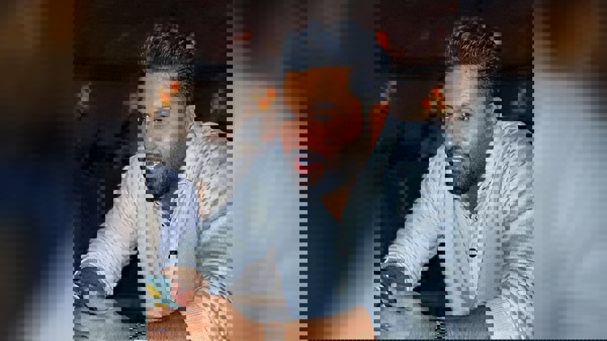 يعقوب بوشهري يتقدم بشكوى ضد قناة الحدث "لعرضها صورته كعالم نووي"