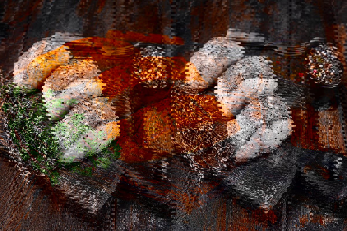 كيف يؤثر سمك السلمون على صحة القلب والأوعية الدموية؟