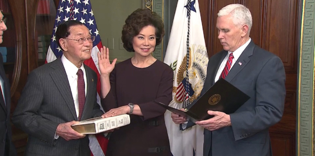 ما العلاقة التي تربط "مجاهدي خلق" الإيرانية وإدارة ترامب الجديدة؟