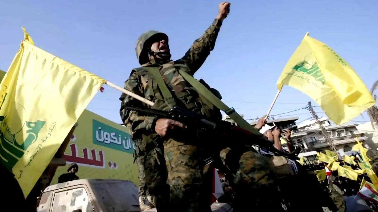 قيادات "حزب الله" لمسؤولين فرنسيين: لا تسليم للسلاح قبل الانتخابات القادمة