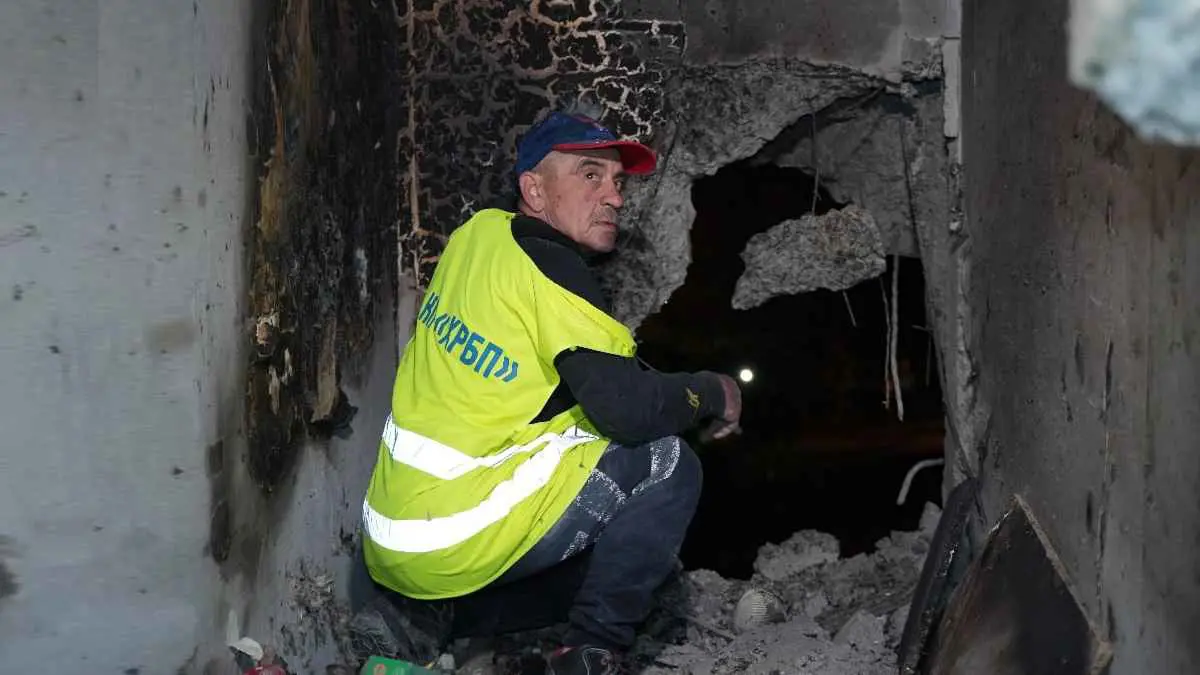 مسيرات روسية تستهدف بنايات سكنية في خاركيف الأوكرانية (فيديو)