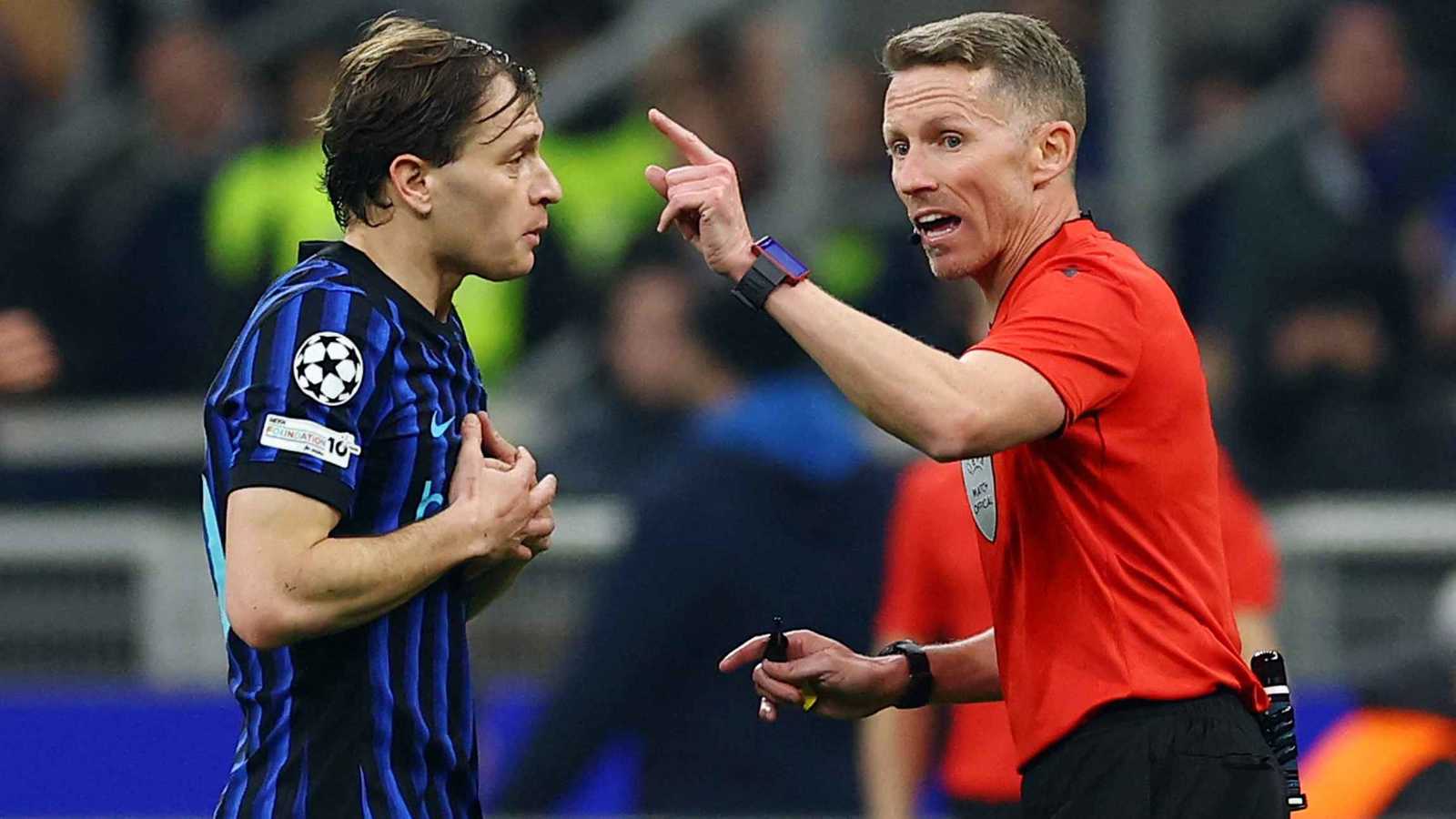 مشجّع برشلوني.. من هو حكم مباراة سان جيرمان وتشيلسي في دوري أبطال أوروبا؟ 