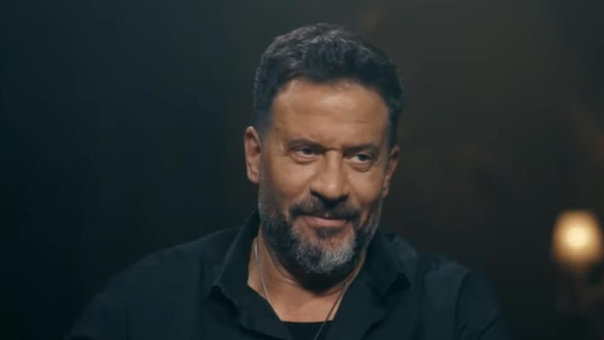 ماجد المصري يكشف عن خضوع زوجته لجراحة عاجلة