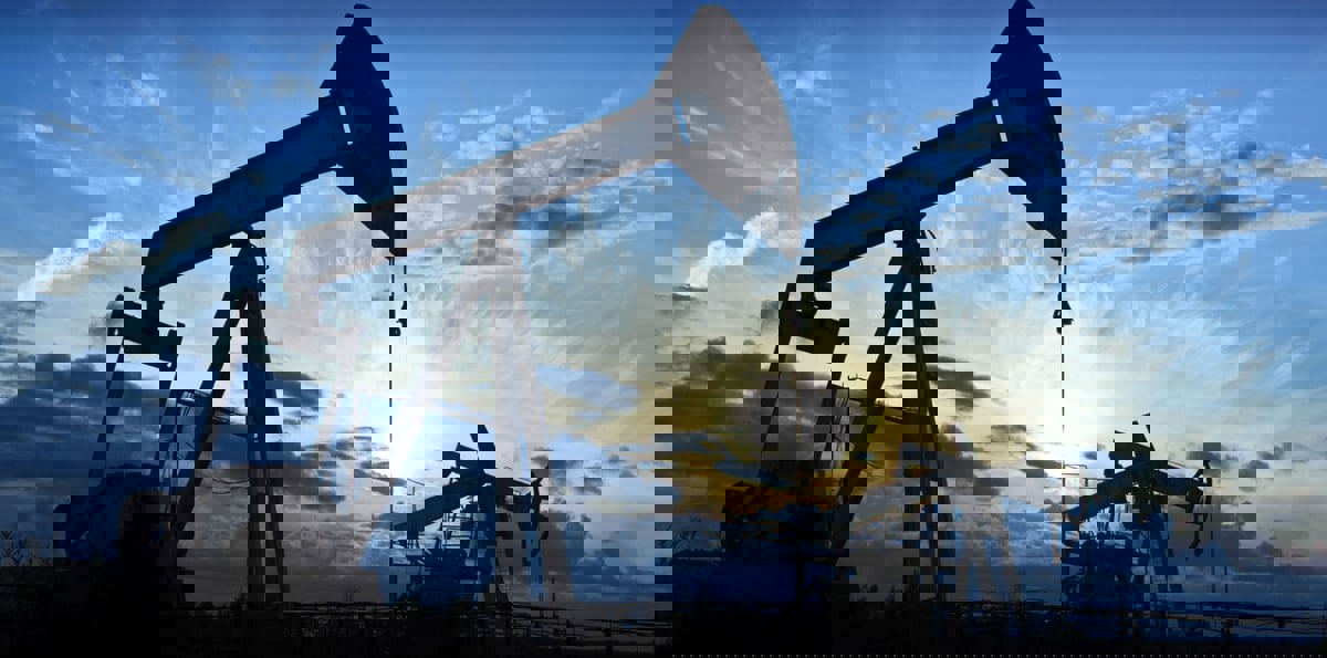 النفط قد يواجه صعوبات في تجاوز سقف 70 دولارًا للبرميل عام 2018