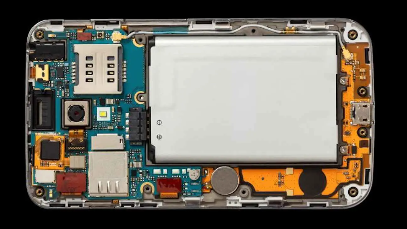 صديق للبيئة.. ابتكار يستخلص الذهب من النفايات الإلكترونية