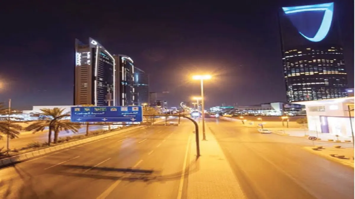 اعتقال أشخاص زوروا تصاريح تنقل خلال منع التجوال في السعودية (فيديو)