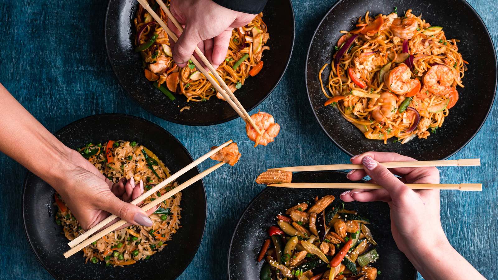 هل تسهم عيدان تناول الطعام في إنقاص وزنك؟