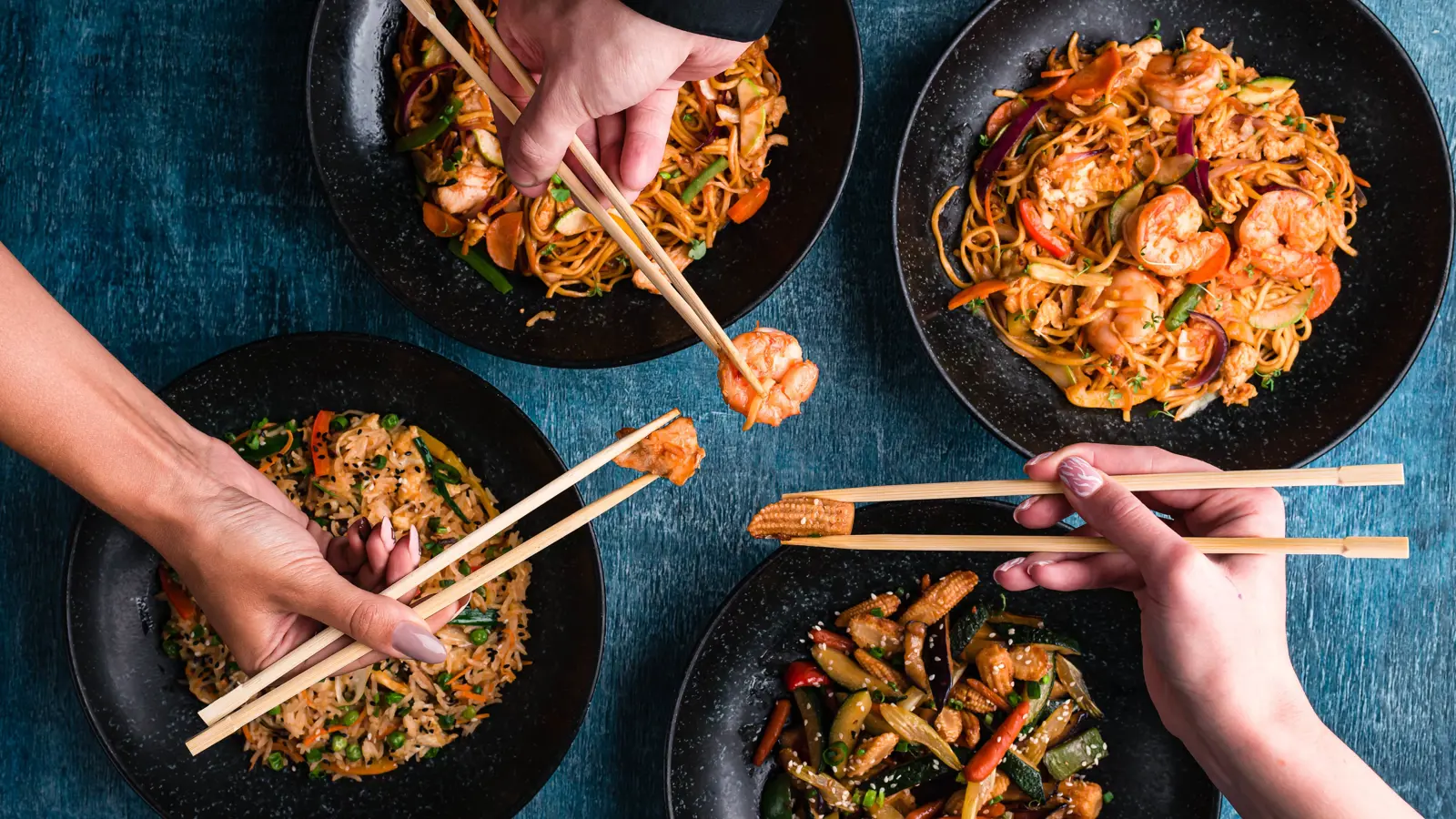 هل تسهم عيدان تناول الطعام في إنقاص وزنك؟