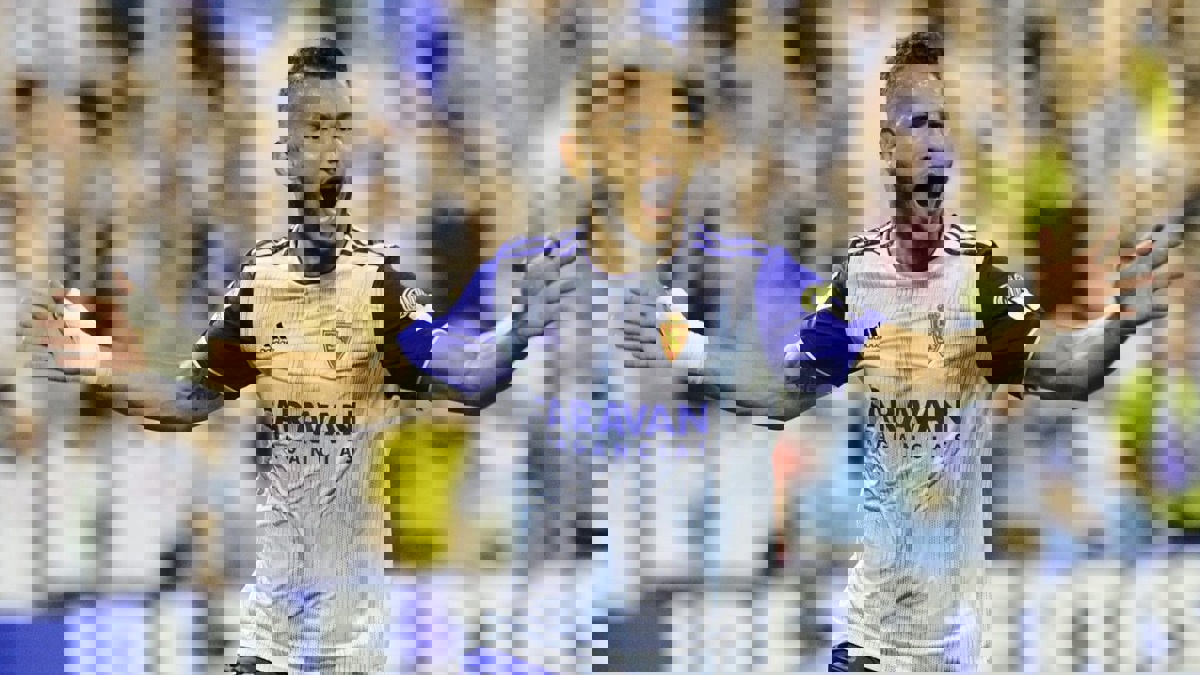 هل يكون لويس سواريز الجديد طوق النجاة لنادي برشلونة؟