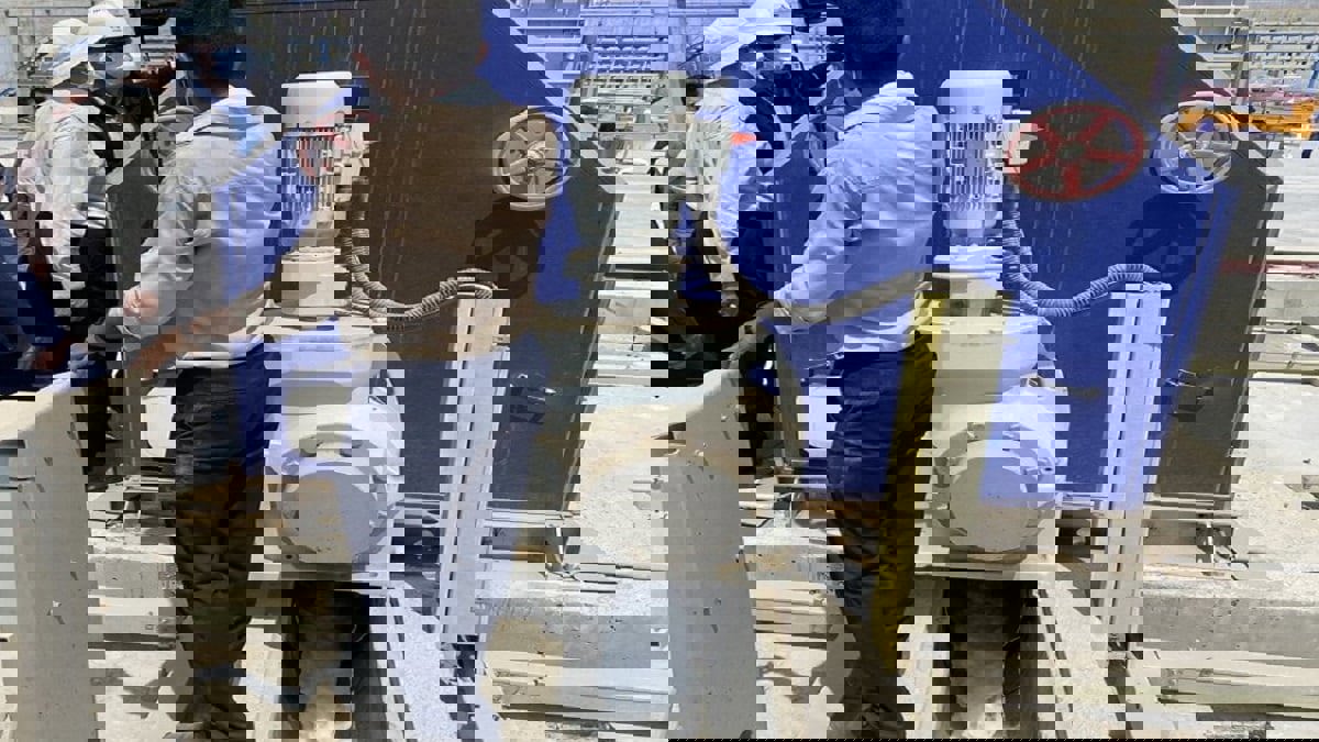 إيران تنقل المياه من الخليج العربي لإنقاذ المناطق الجافة