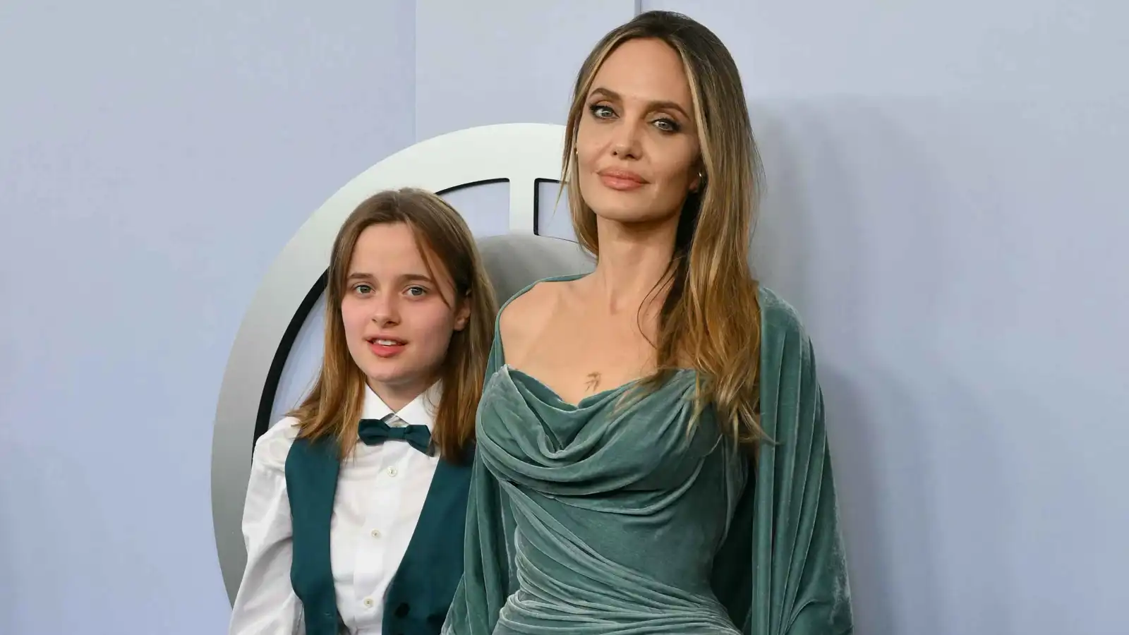 ابنة براد بيت وأنجلينا جولي تظهر لأول مرة كراقصة في فيديو كليب "كيبوب"