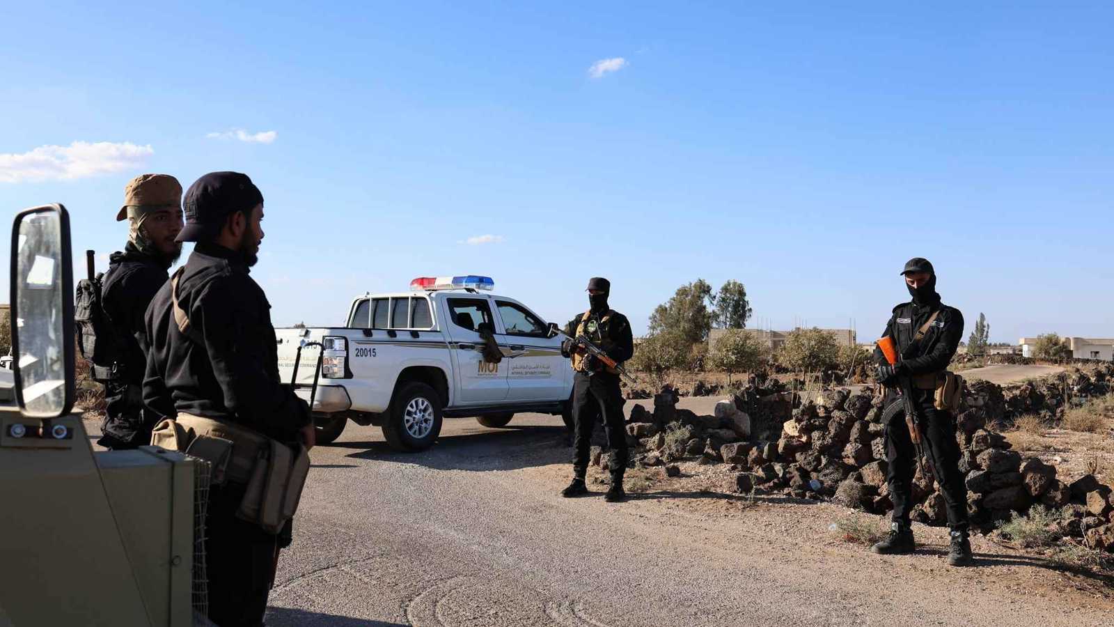 استهداف عنصر من الجيش السوري بعبوة ناسفة في دير الزور (فيديو)