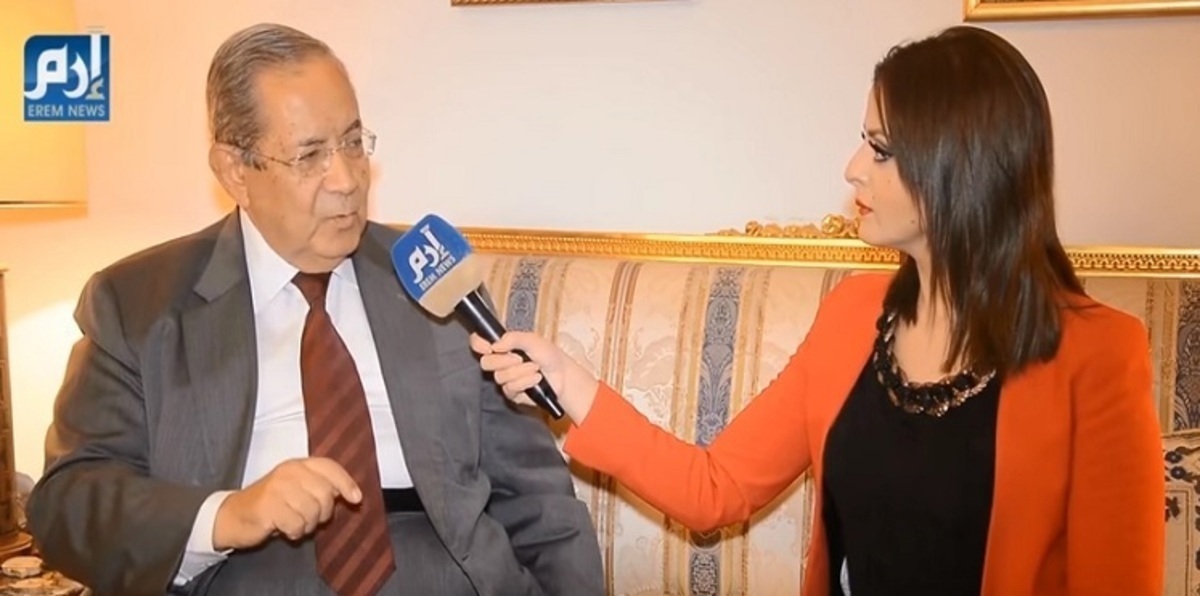 السفير جمال بيومي: لا مخاطر من تعويم الجنيه.. وهذا هو الحل لكبح جماح الدولار (فيديو إرم)