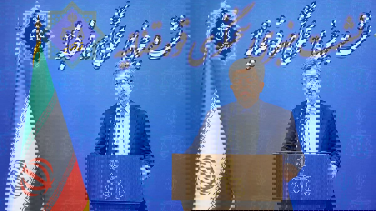 الإعدام لمتهم بإدارة أكبر شبكة للاتجار بالفتيات الإيرانيات