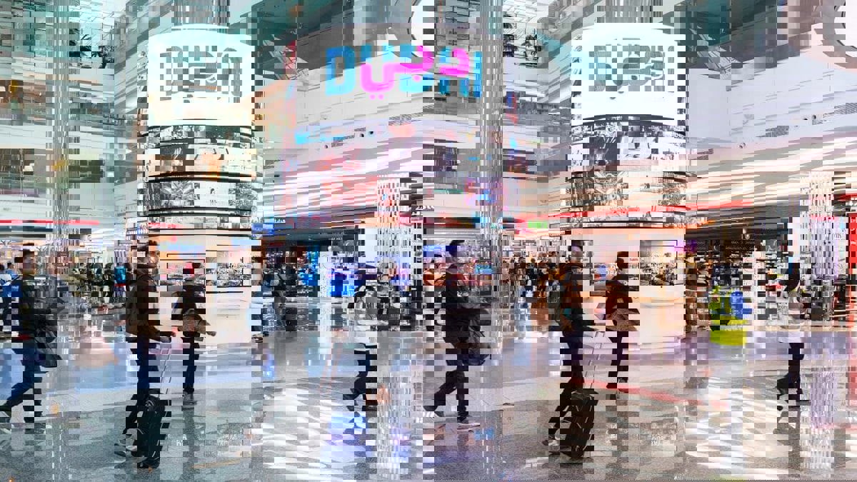 مع استئناف "طيران الإمارات" رحلاتها.. مطارات دبي توضح اشتراطات السفر