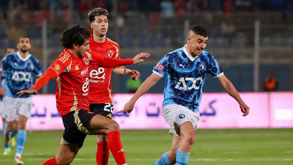 بعد حسم قضية الدوري.. الأهلي المصري يدرس مطالبة بيراميدز بتعويض ضخم 