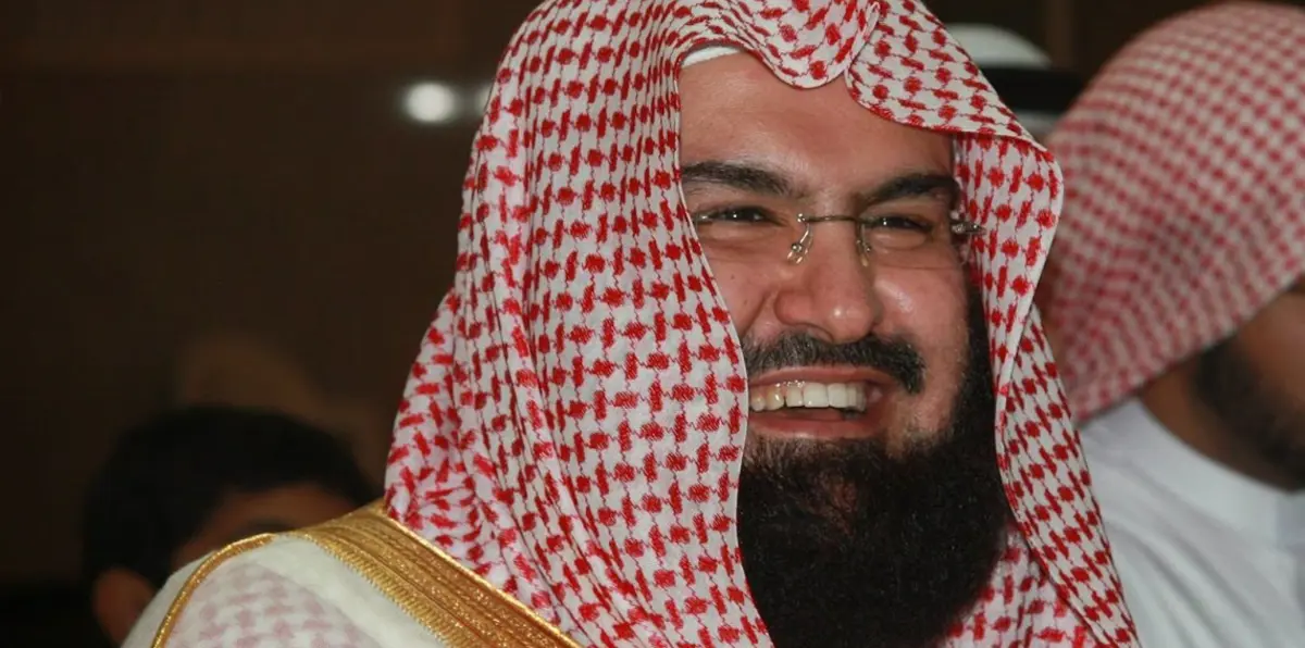 السديس يعود إلى مقاعد الدراسة الابتدائية (فيديو)