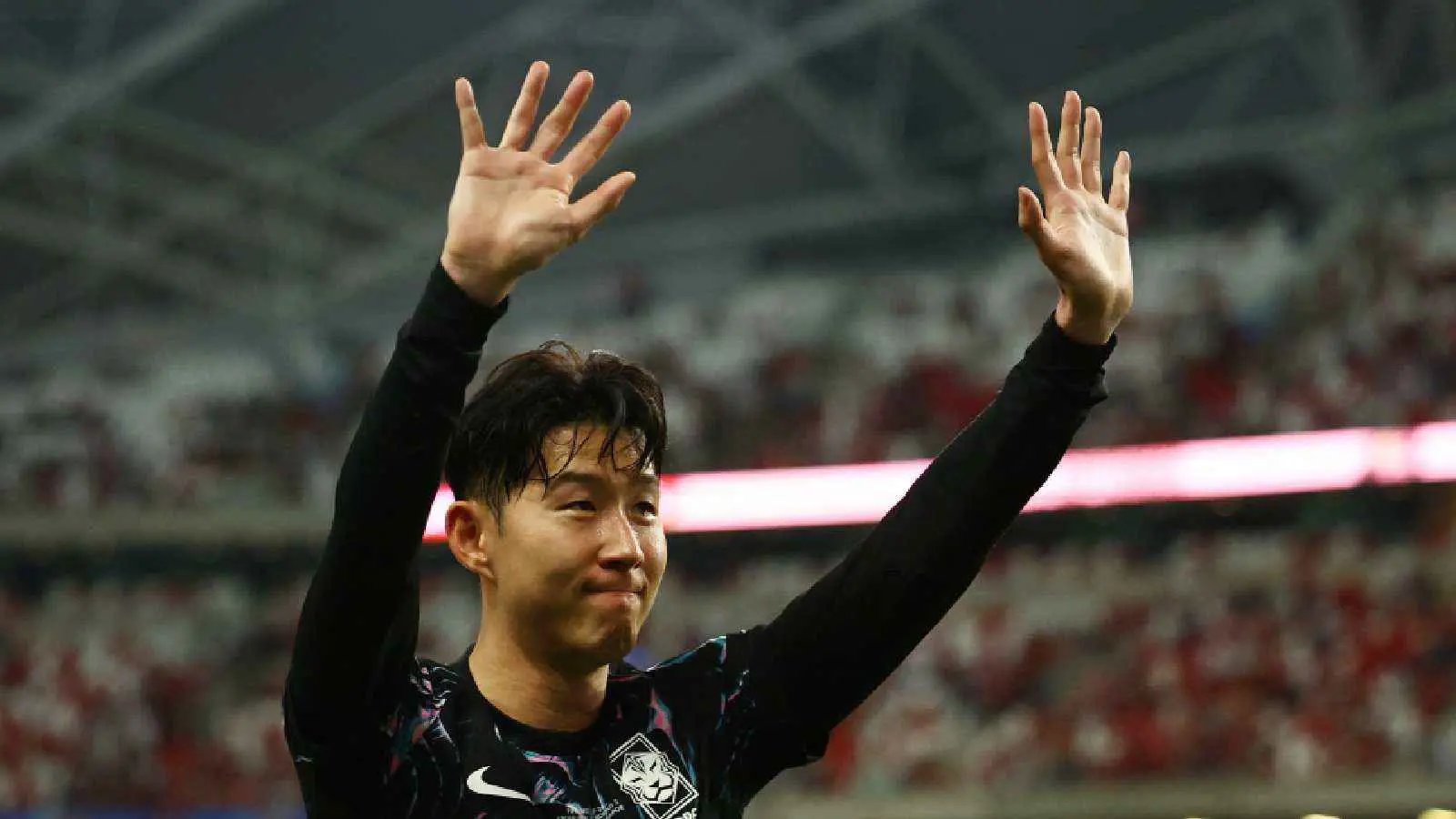 فضيحة مدوية تهدد عائلة نجم توتنهام الإنجليزي