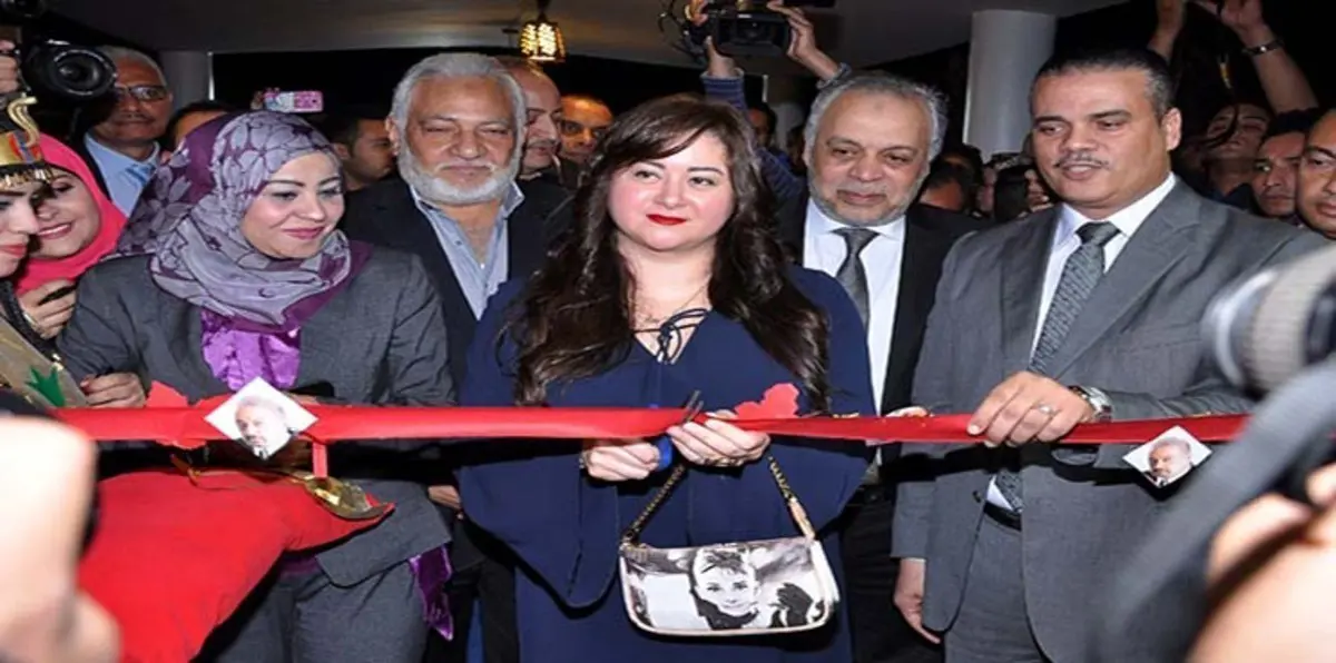 معرض يوثق حياة نور الشريف (صور)