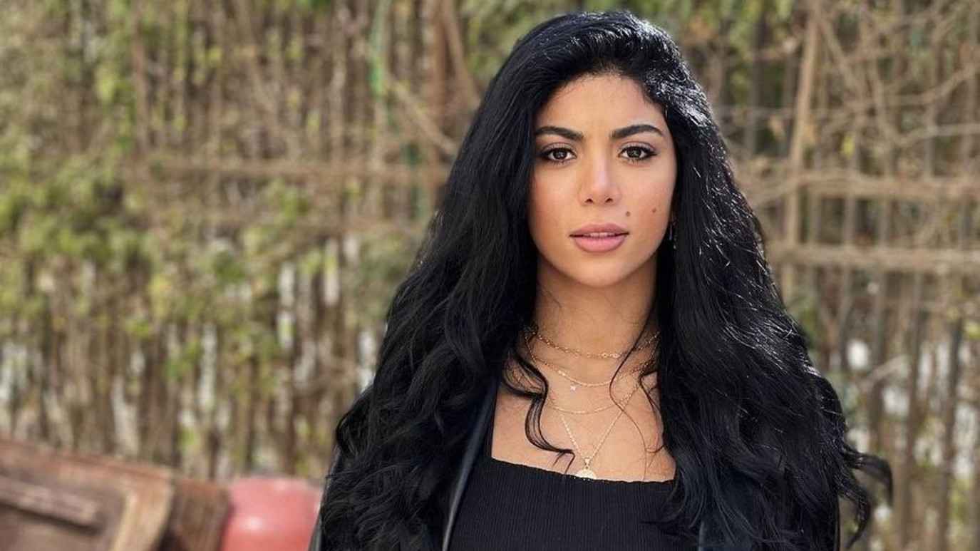 كارولين عزمي تُعلق على تشبيهها بياسمين عبد العزيز