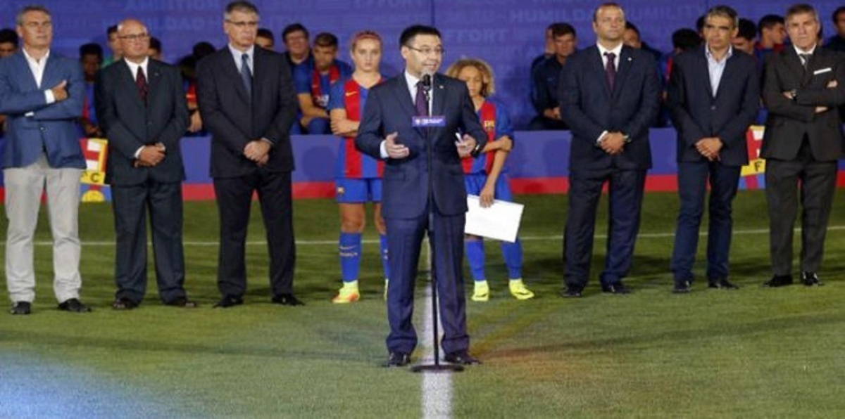 برشلونة يضع أولى العقبات أمام المدرب الجديد