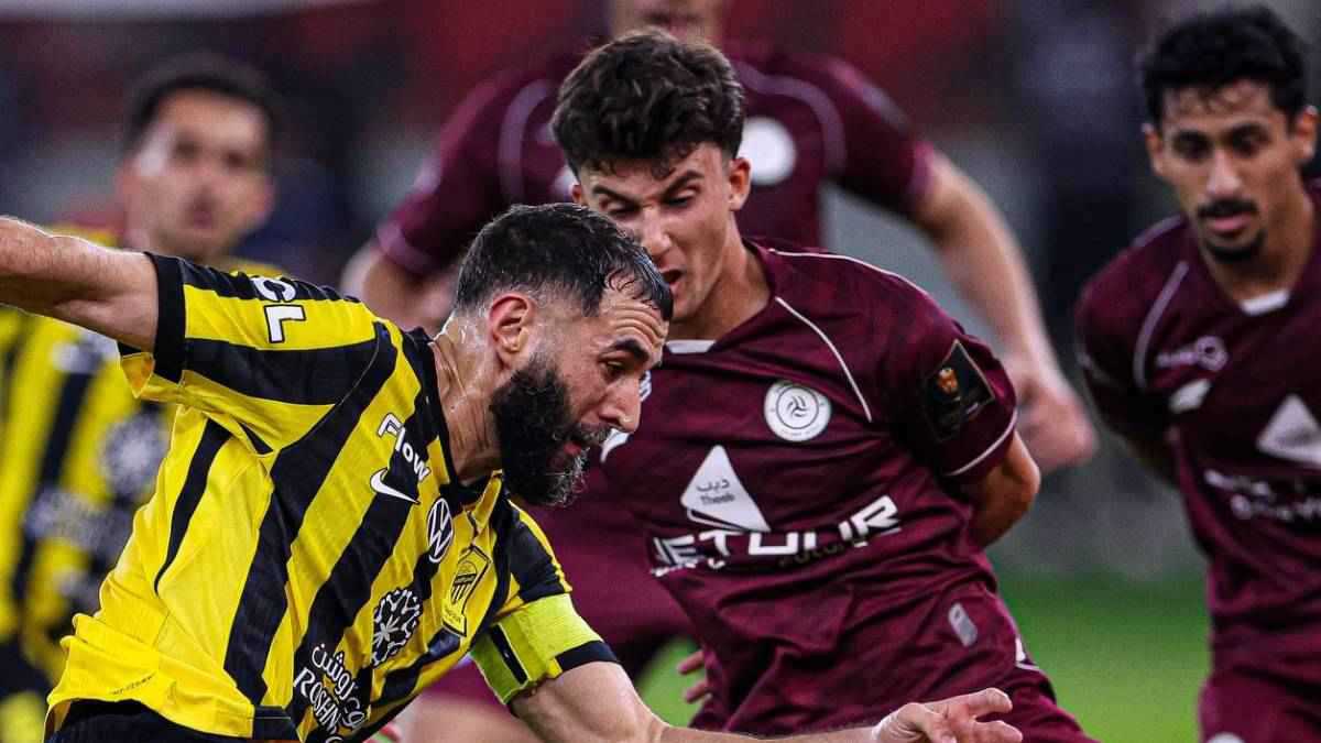 5 فوارق حاسمة بين بنزيما وحمد الله في قمة الاتحاد والشباب