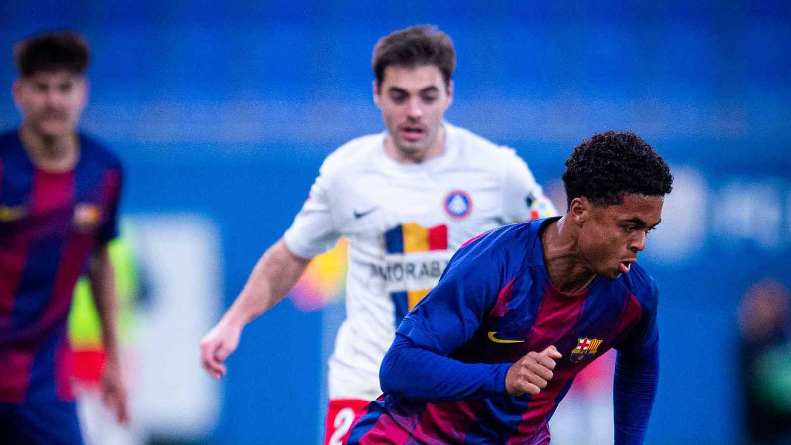 برشلونة يجدد عقد نجل كلويفرت 