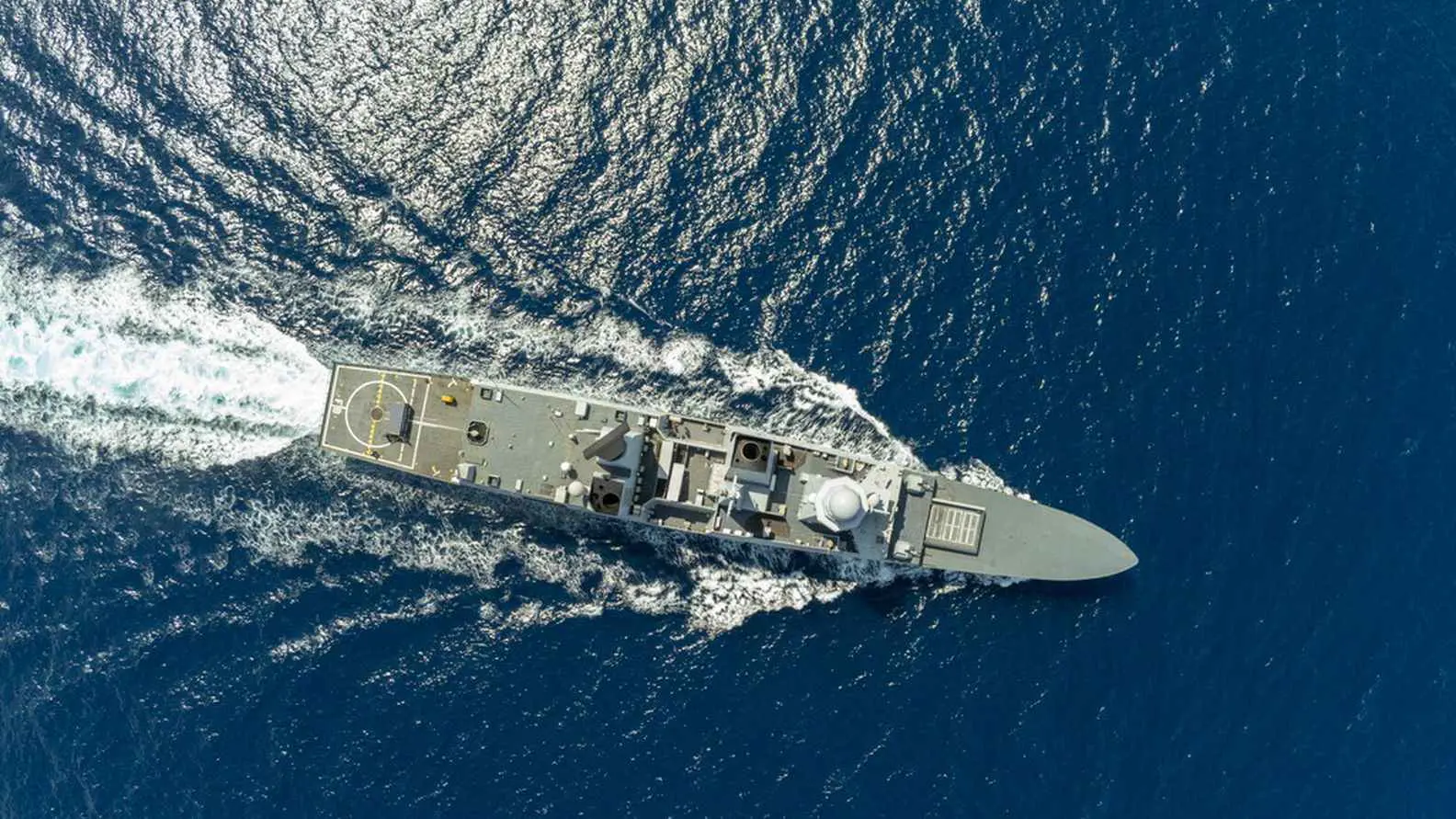 مدافع وأسراب مسيرات تحت الماء.. العالم يتأهب لـ "حروب" بحرية