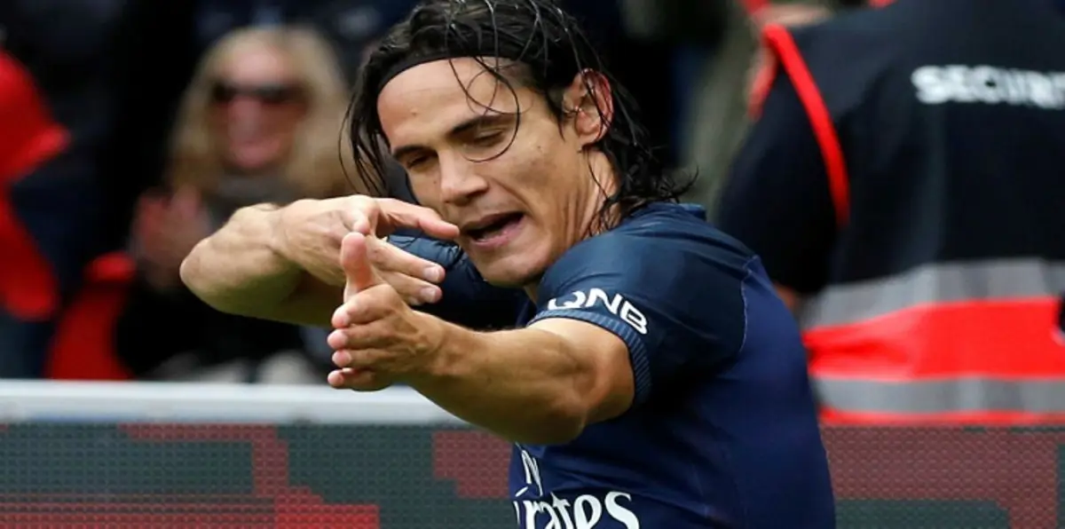 كافاني يخرج من ظل إبراهيموفيتش