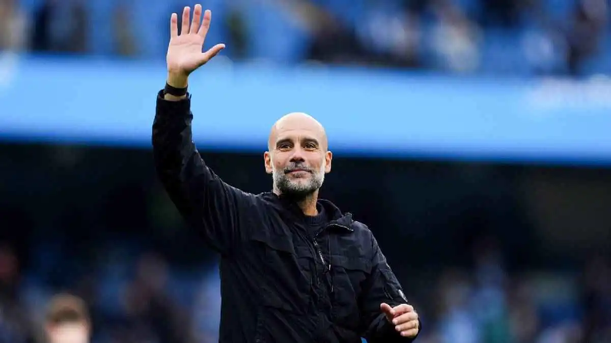 غوارديولا: نجم مانشستر سيتي يشبه لاعبي الشوارع