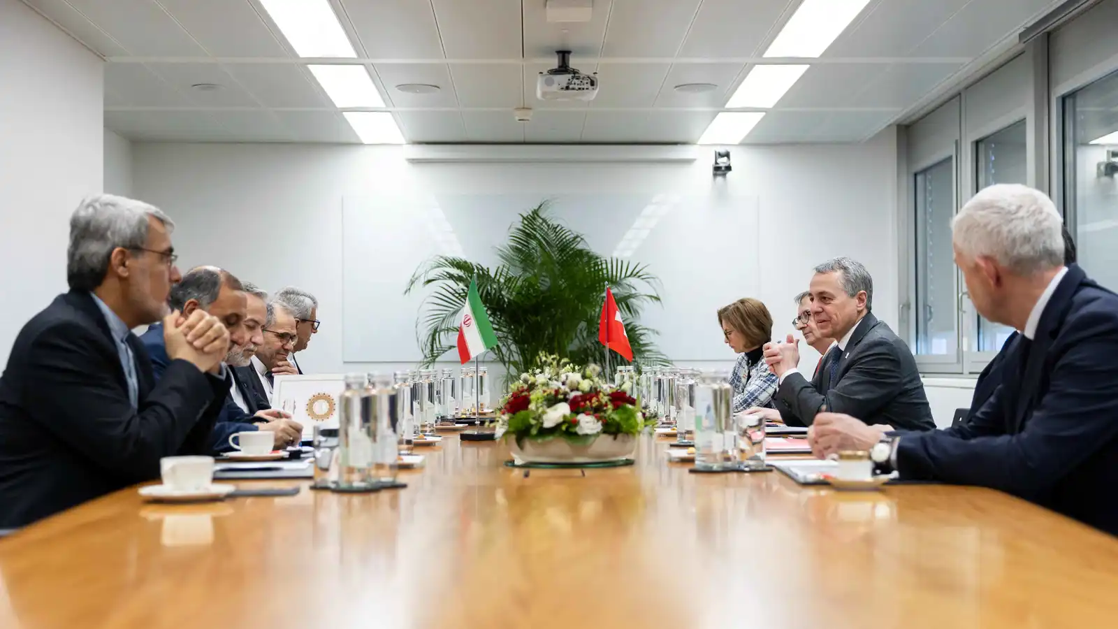 طهران تنفي إرسال وفد إلى إسلام أباد للتفاوض مع واشنطن