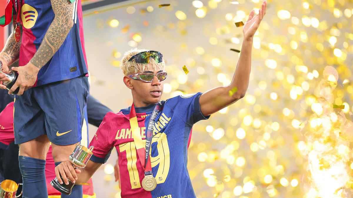 مطالبات باستبعاده من التصويت.. صحفي يتهم لامين يامال بتزوير عمره