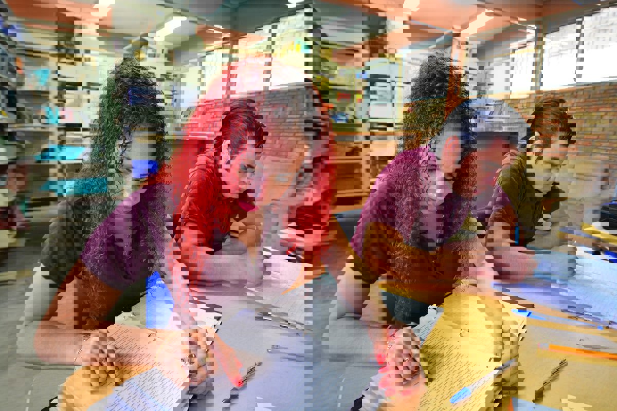 فجوات كبيرة بين الجنسين في العلوم والتكنولوجيا والهندسة والرياضيات