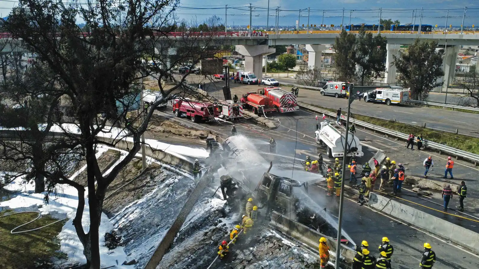 ارتفاع حصيلة ضحايا انفجار شاحنة غاز في مكسيكو إلى 13 قتيلاً